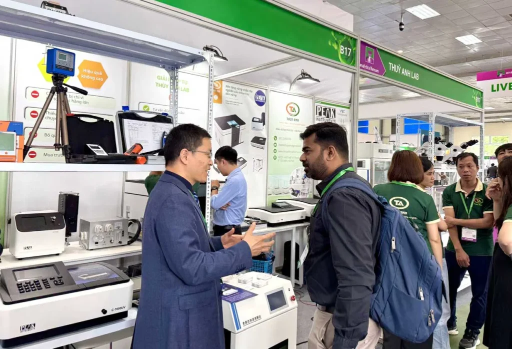 Hoạt động trao đổi, kết nối tại triển lãm Analytica Hanoi 2026