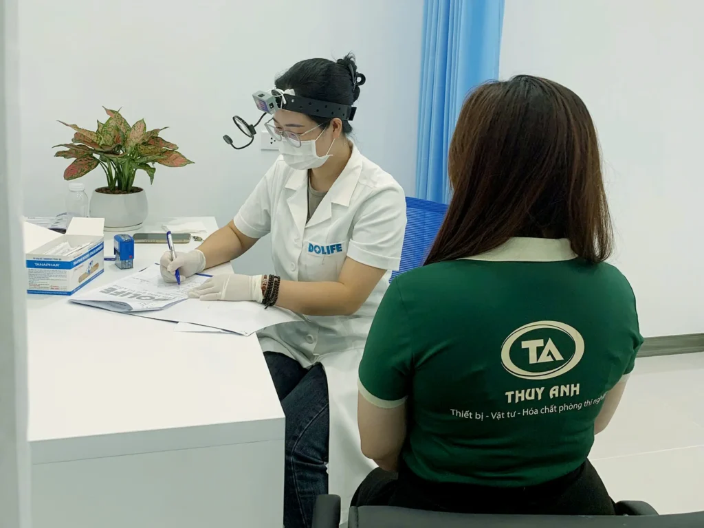 Người lao động công ty Thùy Anh khám sức khỏe tại MEDLATEC