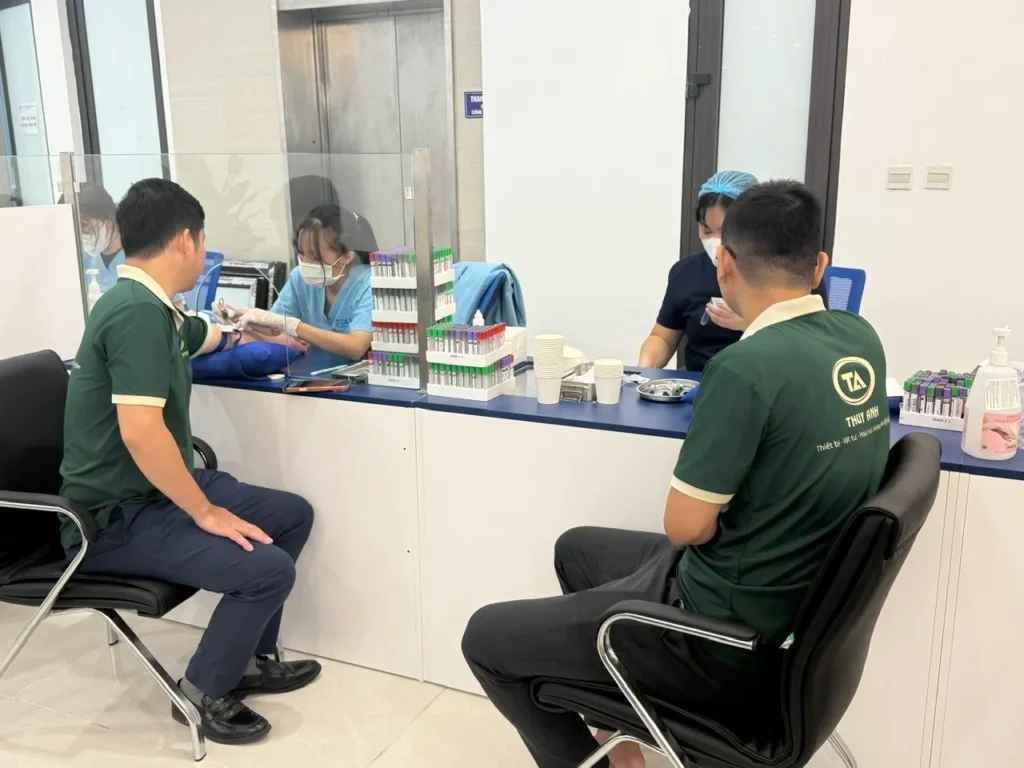 Thùy Anh Lab tổ chức khám sức khỏe cho cán bộ nhân viên